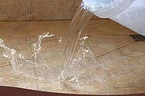 平舆漏水维修 免砸砖防水材料该如何施工